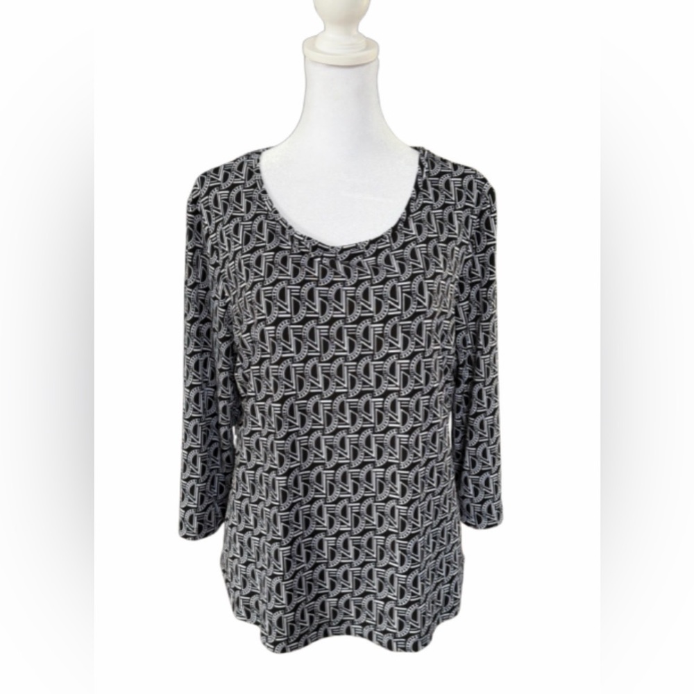 Chico’s Black White Geometric Print Top